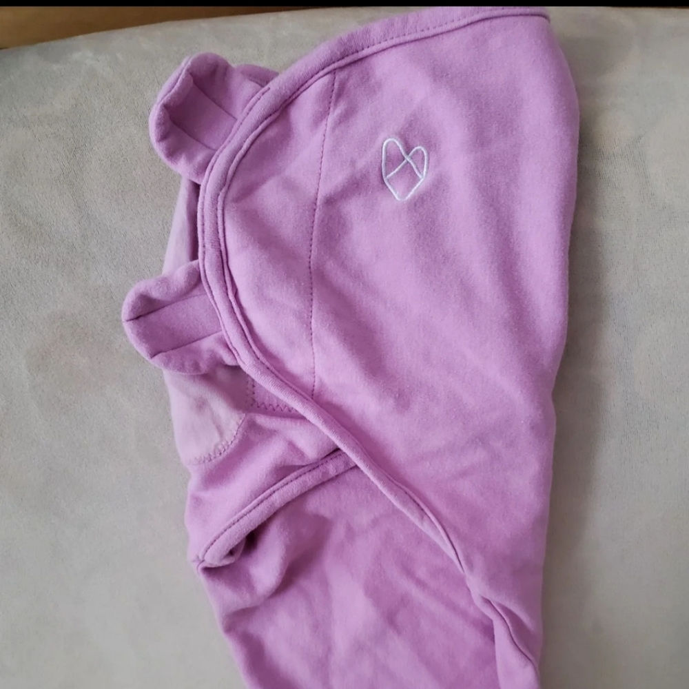 Small-size SwaddleMe Swaddle with Velcro. Purple. Great condition.